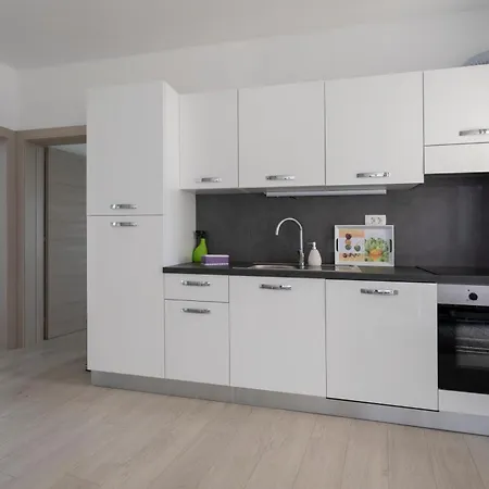 Atena B Apartman *