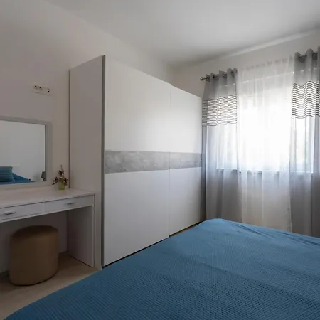 Atena B Apartamento